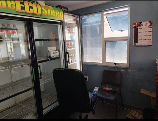 BUSINESS FOR SALE IN KEMPTON PARK WEST